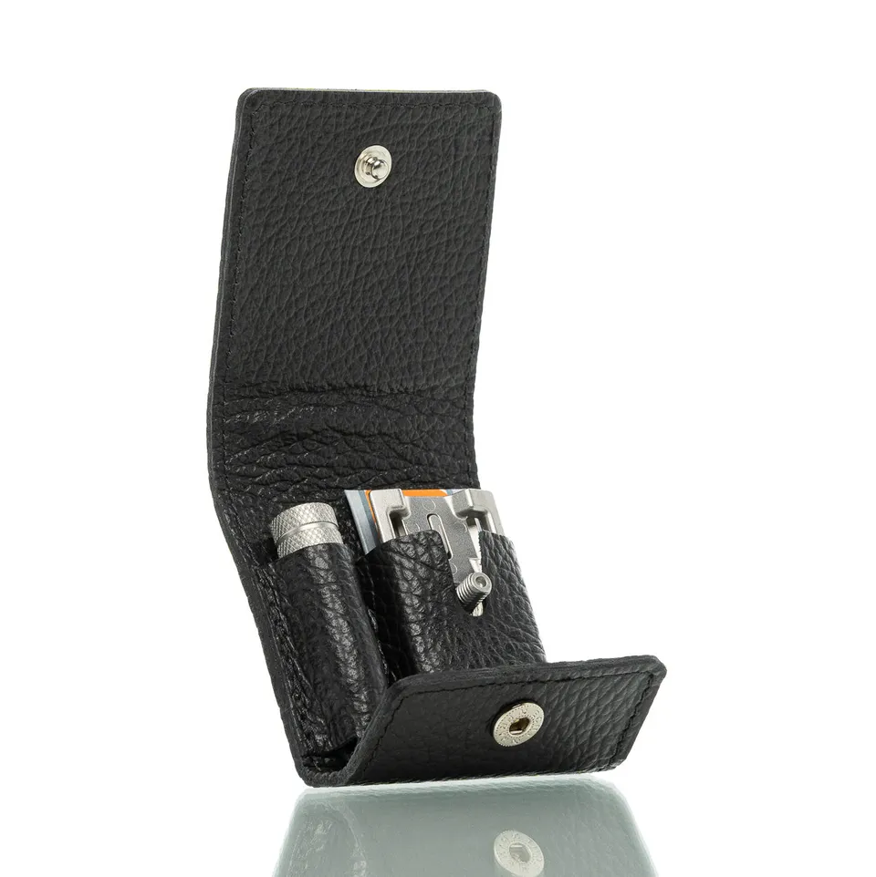 blackbeards-reiserasierer-933-inox-zerlegbar-im-lederetui image 1