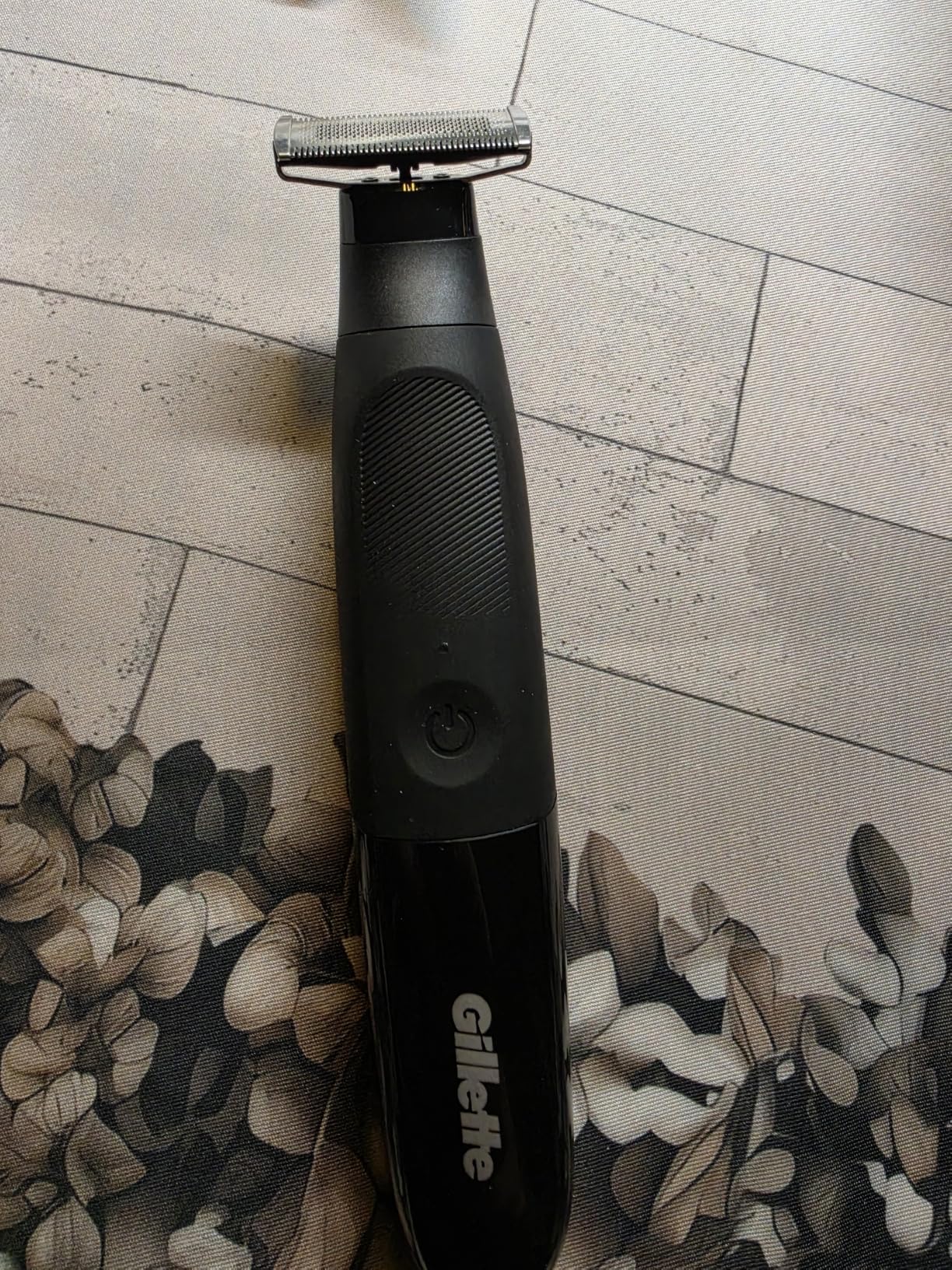 Trimmer gut, Rasur mittel