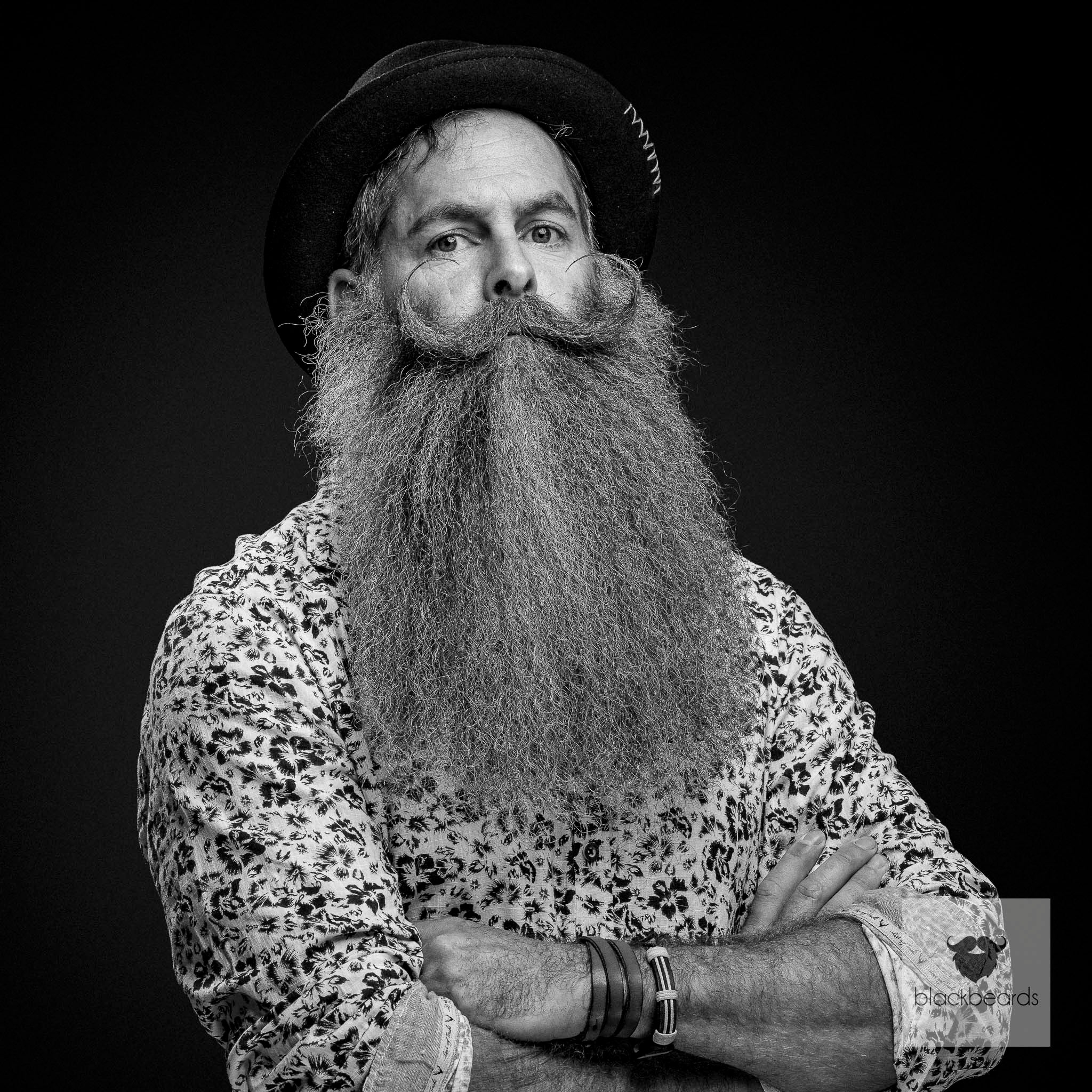 blackbeards-bart-l-gold-tonka-vanille-beard-oil image 5
